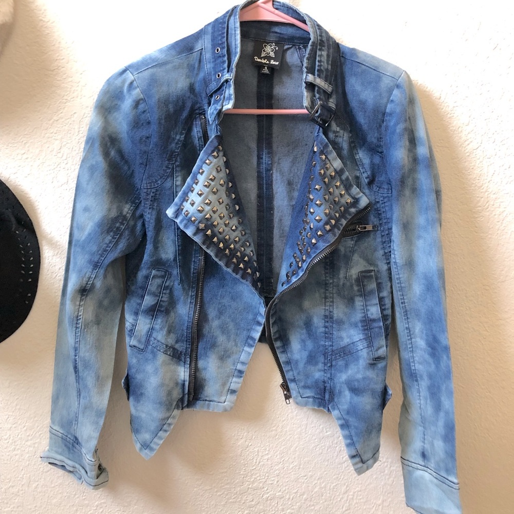 Acid wash cropped studded jacket